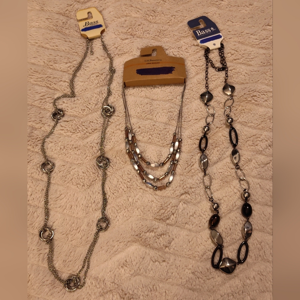 Elegant Silver and Gold Necklace Set